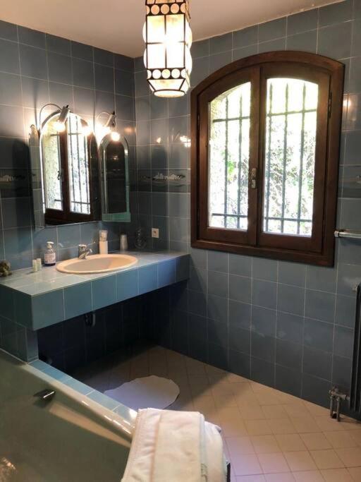 Loucisa Piscine Vue 8 Chambres 25 Personnes Villa *