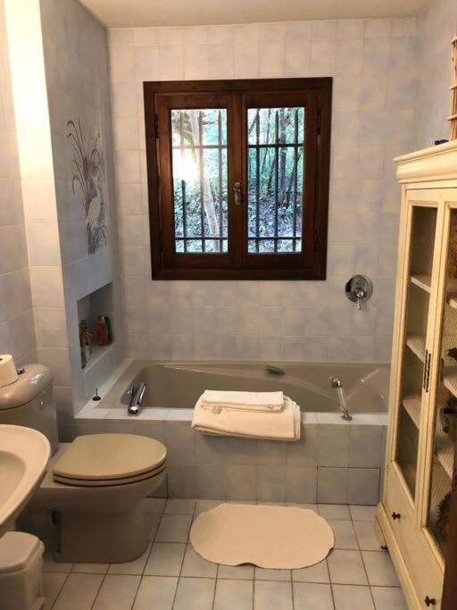 Villa Loucisa Piscine Vue 8 Chambres 25 Personnes *