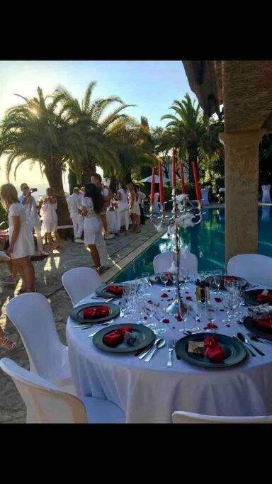 Villa Loucisa Piscine Vue 8 Chambres 25 Personnes Nizza